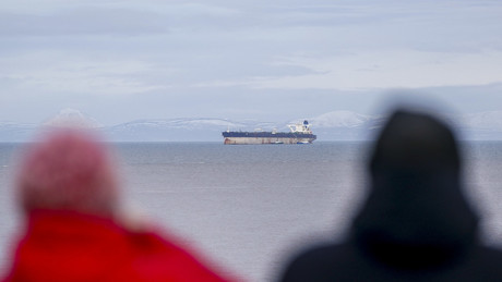 Durch Frankreich gekaperter Tanker nach Marseille verbracht