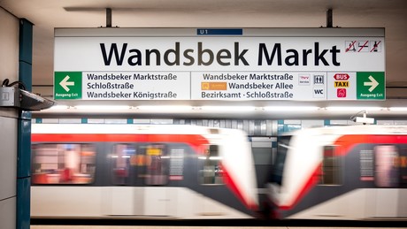 Hamburg: Südsudanese reißt junge Frau mit sich vor die U-Bahn