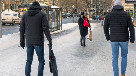 Straßenreinigungsgesetz lässt Berliner stürzen – Bürgermeister "appelliert" für Tausalz