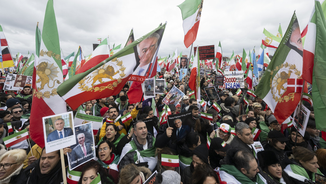 Aufmarsch der "Jubelperser": Mit Mordaufrufen und Naziparolen für "westliche Werte"