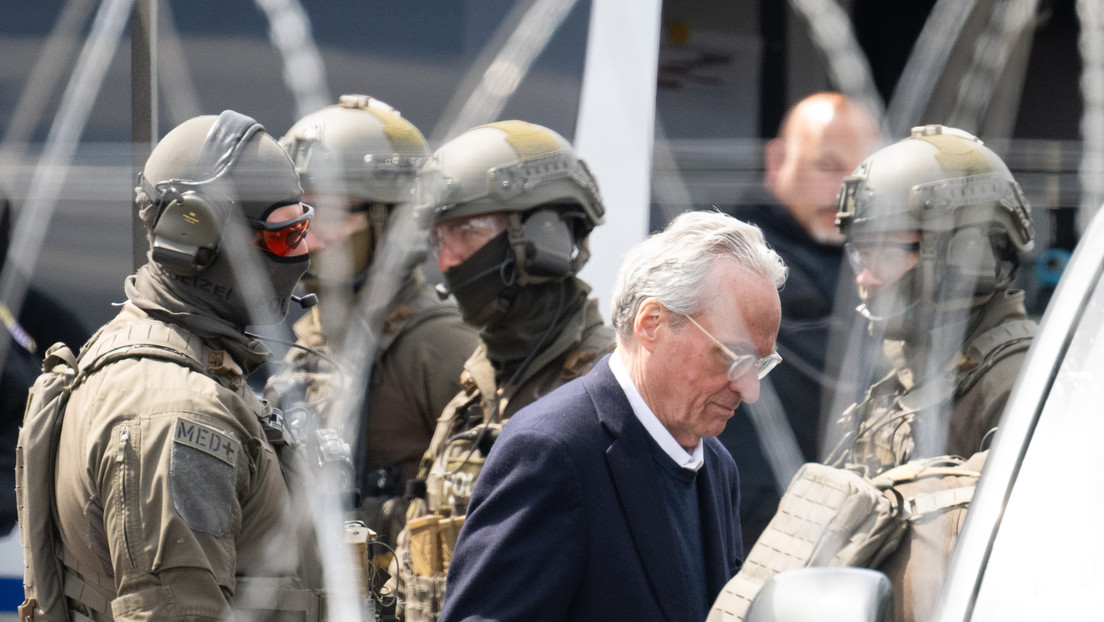 "Rollatorputsch" – vom Gerichtssaal auf den Friedhof?