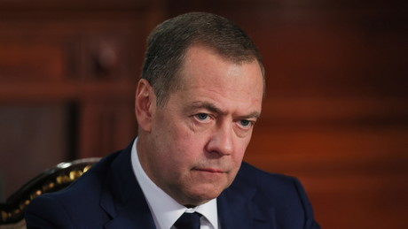 Medwedew: Russland nicht an globalem Konflikt interessiert