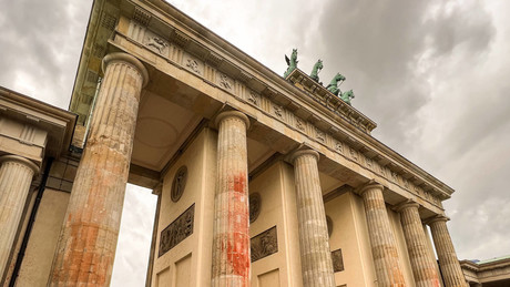 Farbanschlag auf Brandenburger Tor: Geldstrafen für Aktivisten der "Letzten Generation"