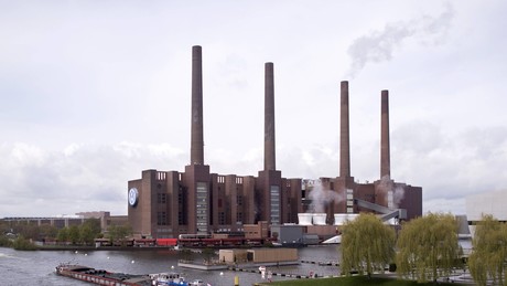 VW zaubert Geld herbei – und gibt seinen Vorständen einen Millionen-Bonus