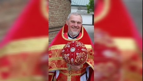 Ukrainische Drohnenführer töten gezielt Gemeindepfarrer bei Angriff auf Trauerprozession