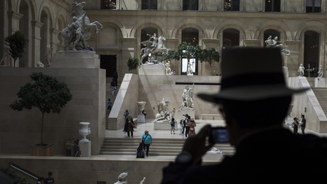 Millionen-Betrug: Louvre-Mitarbeiter bestehlen Museum im großen Stil