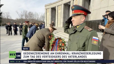 Gedenkzeremonie im Tiergarten: Diplomaten ehren sowjetische Soldaten