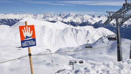 Österreich: Mindestens fünf Tote und viele Verletzte durch Lawinen