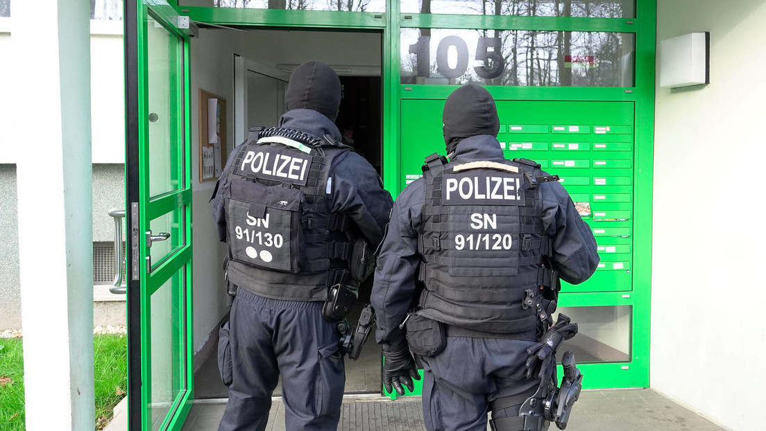 Angebliche SA-Parole: Wegen Youtube-Kommentar droht alleinerziehendem Vater der Jobverlust