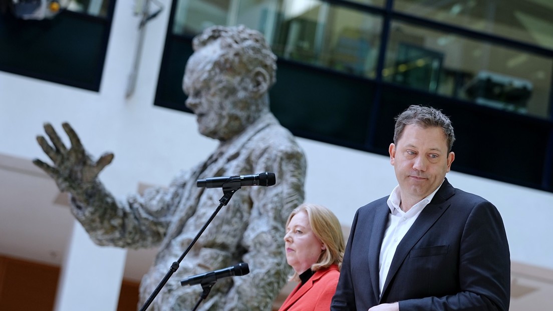 Nach SPD-Wahldebakel schließt Führung Personaldebatte aus: Wollen Partei "nicht ins Chaos stürzen"