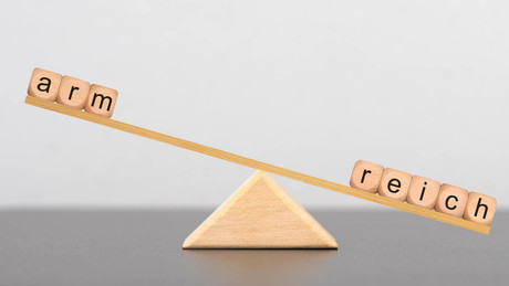 Studie: Menschenwürdiges Leben in Deutschland braucht 2.000 Euro netto