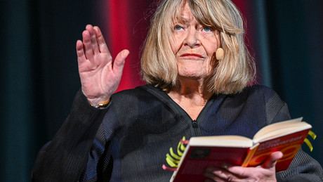 Wahnsinns-Ticker: Theaterangestellte fordern Absage von Schwarzer-Lesung – am Frauentag