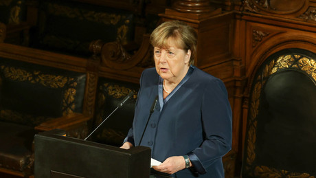 Und Merkel geistert durch Hamburg ...