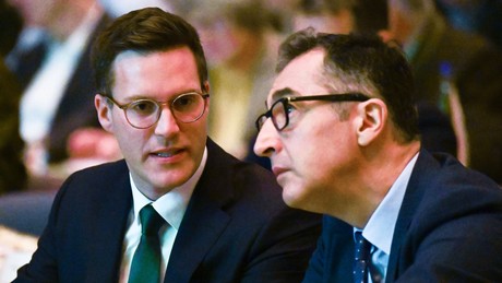 Wer wird Nachfolger von Kretschmann? Wahl zwischen Özdemir und Hagel in Baden-Württemberg