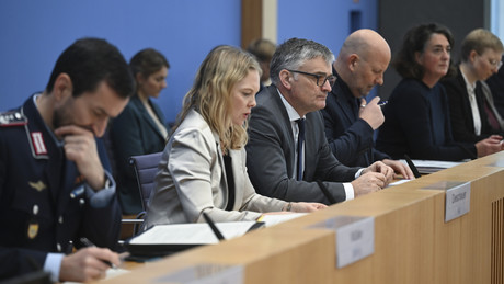 "Lebenslang Bundespressekonferenz": Journalist Florian Warweg siegt im Gerichtsprozess um Zulassung