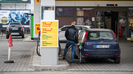 Serbien und Ungarn stoppen Exporte von Öl und Kraftstoff