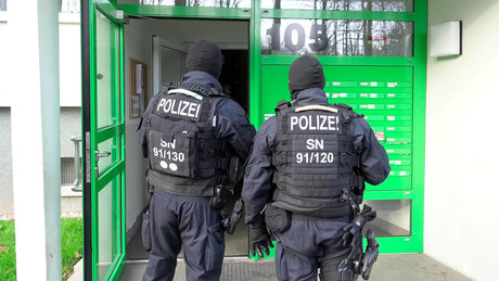 Angebliche SA-Parole: Wegen Youtube-Kommentar droht alleinerziehendem Vater der Jobverlust