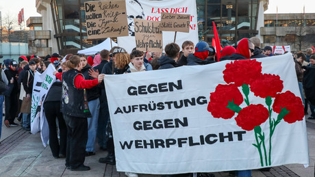 Stuttgarter Schule verhängt Bußgeld wegen Streik gegen Wehrpflicht