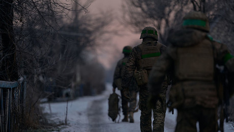 Rada-Abgeordneter: Weniger als zehn Prozent der ukrainischen Soldaten dienen freiwillig