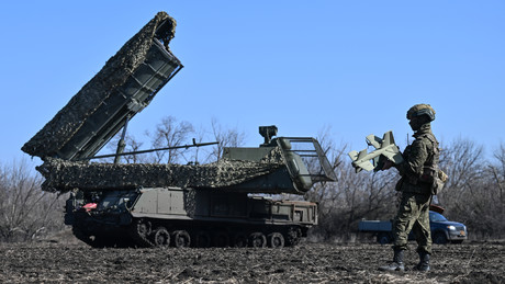 Liveticker Ukraine-Krieg: Russische Luftabwehr zerstört in der Nacht 87 gegnerische Drohnen