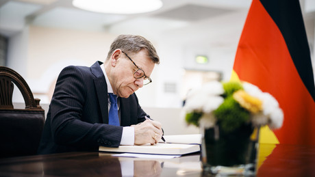 Erpresst jetzt auch Wadephul Ungarn?