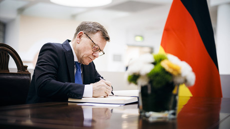 Erpresst jetzt auch Wadephul Ungarn?