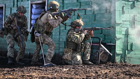 Liveticker Ukraine-Krieg – Gerassimow: Russische Truppen auf allen Fronten in der Offensive