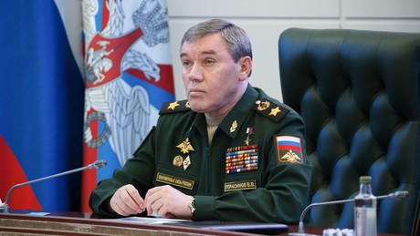 Liveticker Ukraine-Krieg – Gerassimow: Russische Truppen auf allen Fronten in der Offensive