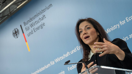 Steigende Spritpreise: Wirtschaftsministerin Reiche lehnt Entlastungen als "Aktionismus" ab