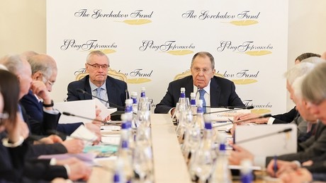 Lawrow über Dritten Weltkrieg: Eliten des Westen investieren in Konfrontation