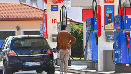 Bundestag stimmt für Spritpreispaket:  Nur noch einmal am Tag Preiserhöhung an Tankstellen