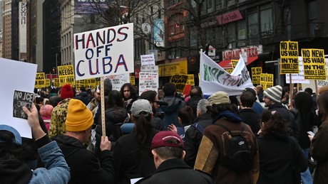 Das ist die Menschheit Kuba schuldig: Solidarität gegen US-Sanktionen und Krieg