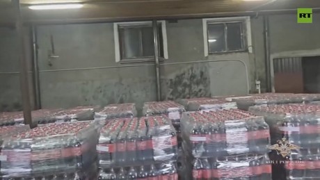 Russland: Fabrik für Coca-Cola-Fälschungen ausgehoben (VIDEO)