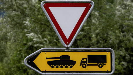 Schweiz: SVP fordert radikalen Sparkurs im Verteidigungsdepartement