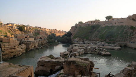 Liveticker Iran-Krieg – Infrastruktur im Westen Irans: USA und Israel greifen Wasserquelle an