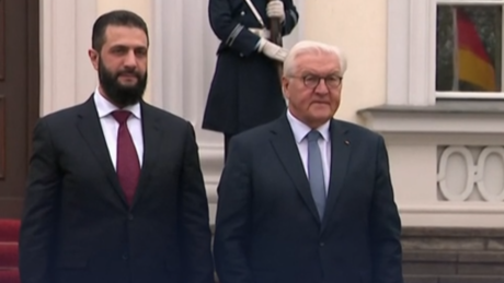 Steinmeier empfängt al-Scharaa: Anhänger rufen "Allahu Akbar"