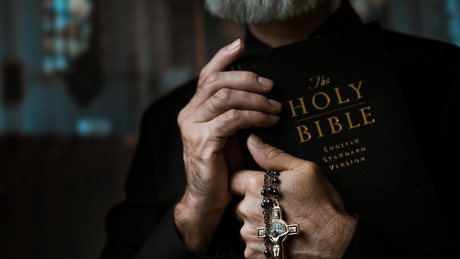 Exorzismus-Boom in den USA: 650 Prozent mehr Dämonenaustreiber – Priester schlägt Alarm