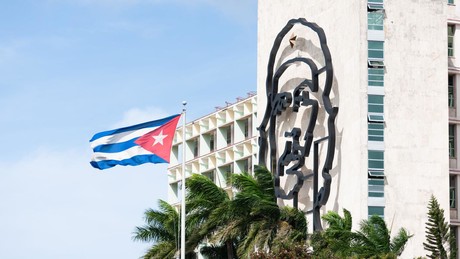 Russland bekräftigt seine Unterstützung für Kuba: Kontakte gehen nach Erdöllieferung weiter