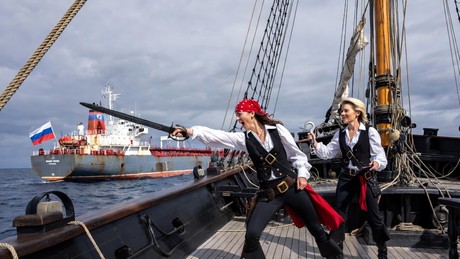 Wenn die Piraterie in der Ostsee gleich doppelt kriminell wird