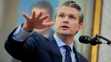 Insider-Wissen: US-Kriegsminister Hegseth wollte vor Iran-Invasion Rüstungsaktien kaufen
