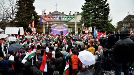 Wahlkampf in Ungarn: Orbán und Fidesz-Partei liegen in Prognosen wieder vorn