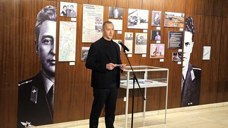 Ein Absturz, der Leben rettete: Ausstellung im Russischen Haus erinnert an die Helden von Stößensee