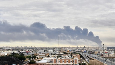 Liveticker Iran-Krieg – Drohnenangriffe auf Kuwait – Volltreffer auf Gebäude des Finanzministeriums