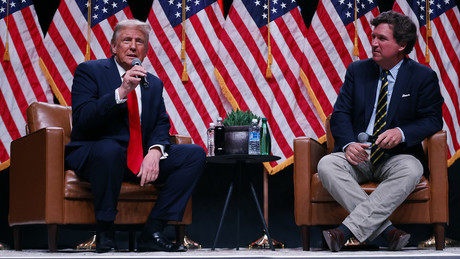 "Open the f**king strait, you crazy bastards!": Trump flucht gegen Iran – Tucker rastet aus