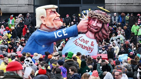 Trump attackiert Papst Leo verbal und stellt sich selbst als Messias dar