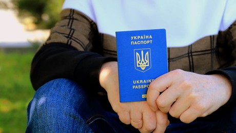 Schweiz: Bürger der Ukraine aus sieben Regionen verlieren Anspruch auf Schutzstatus S