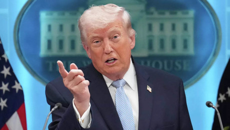 US-Delegation wird erneut zu Iran-Gesprächen nach Pakistan reisen – zeitgleich  droht Trump Teheran