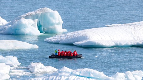 Schutz vor Menschen: Für Reisen in die Arktis werden Quoten eingeführt