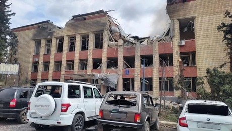 Liveticker Ukraine-Krieg: Über ein Dutzend Verletzte bei Kiews Drohnenangriff auf Rathaus in LVR