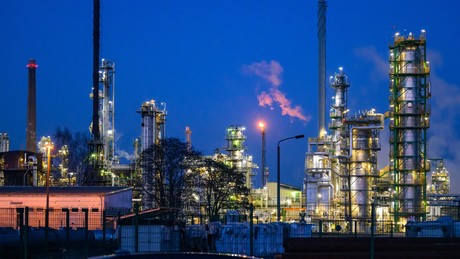 PCK-Schwedt: Brandenburgs Infrastrukturminister Crumbach setzt auf neue Lieferwege